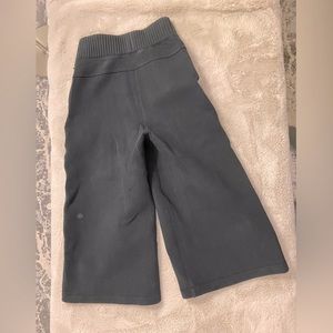 Lululemon Wide Sweat Pants - Size 2 - in very well loved condition see photos